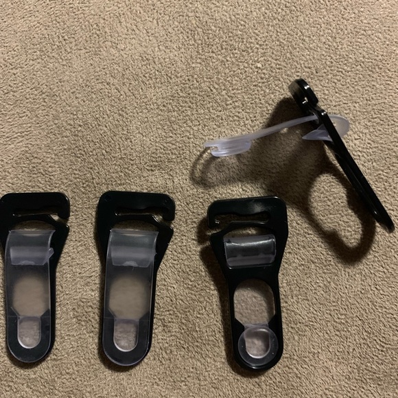 Slip on Garter Clips Black (One Set Of 4) - Picture 3 of 4